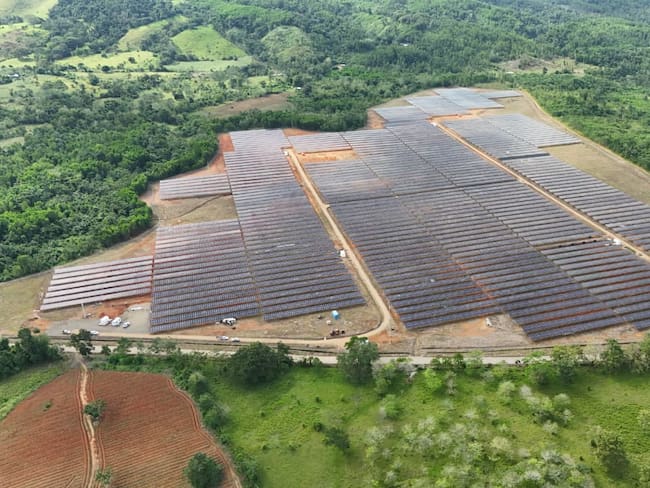Parque solar en Tierralta, Córdoba. Foto: Urrá.