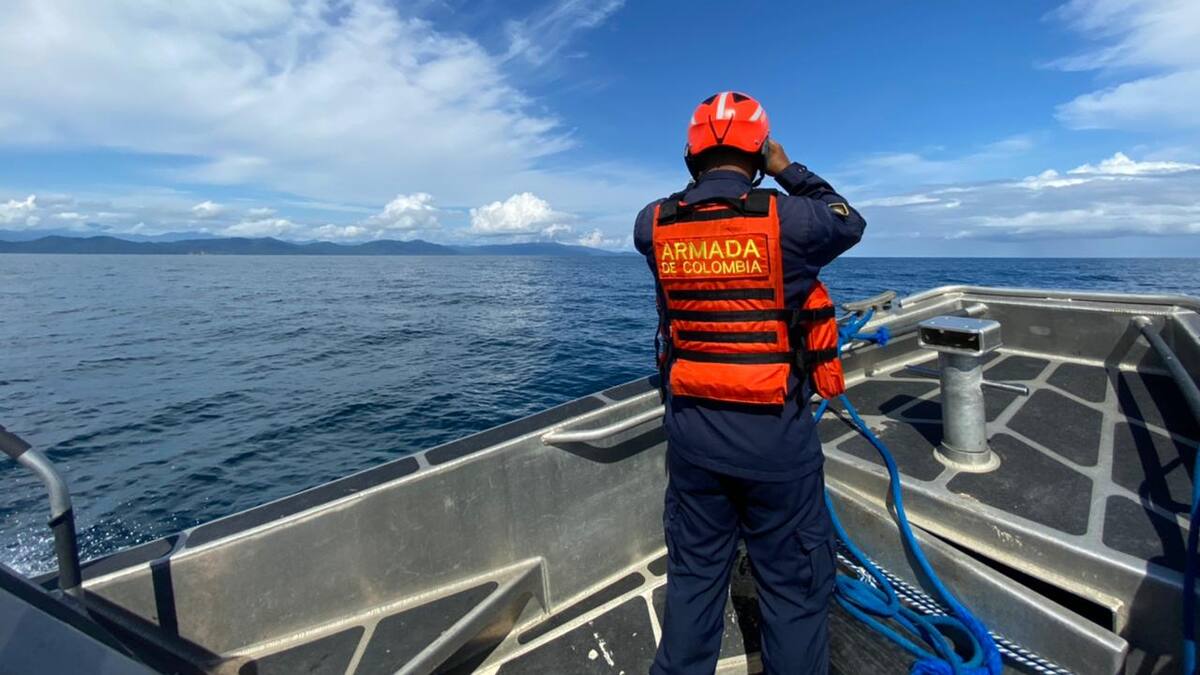 Continúa búsqueda de seis personas tras naufragio en frontera con Panamá