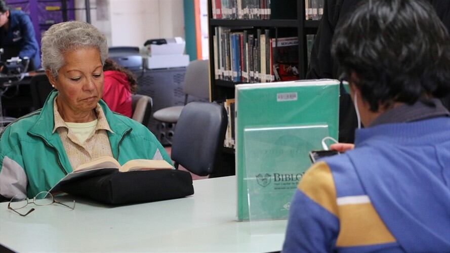 Hay 105 cupos para la 5ta versión de los Talleres de poesía, cuento y crónica de MinCultura. Foto: Colprensa