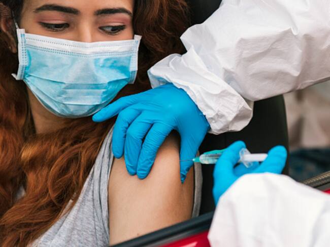 COVID-19 en Colombia: 1.351 nuevos contagios y 45 fallecimientos este viernes. Foto: Getty