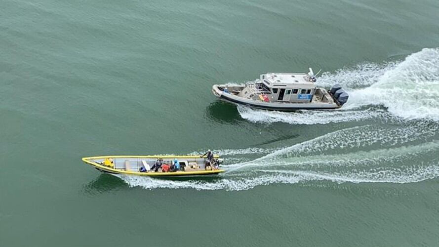 La población dio aviso del hecho a la Armada Nacional, que logró ubicar a los ciudadanos y rescatarlos sanos y salvos. Foto: Armada Nacional