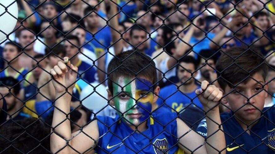 Ha pasado una semana y los homenajes al Chapecoense siguen, mientras varias preguntas continúan sin respuesta.. Foto: BBC Mundo