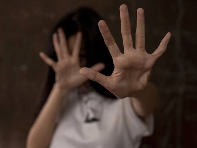 Condenan a cirujano por maltrato intrafamiliar contra diseñadora de modas. Foto: Getty Images