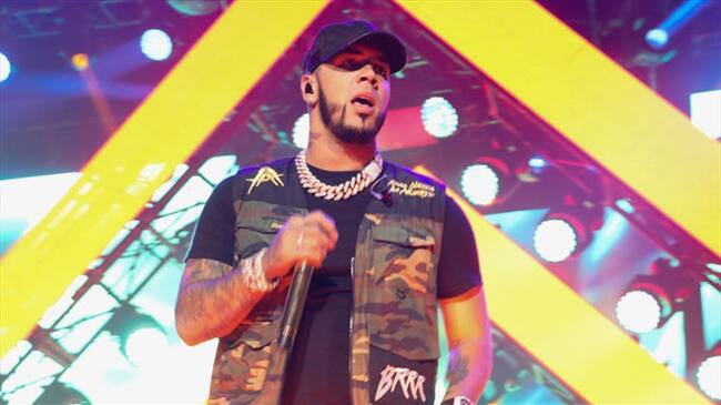 En pleno concierto Anuel AA confundió El Salvador con Guatemala. Foto: Getty Images