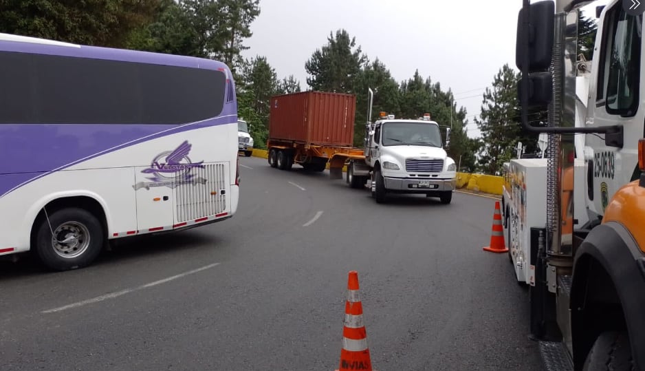 Accidente en la Cordillera Central. Foto: Invías