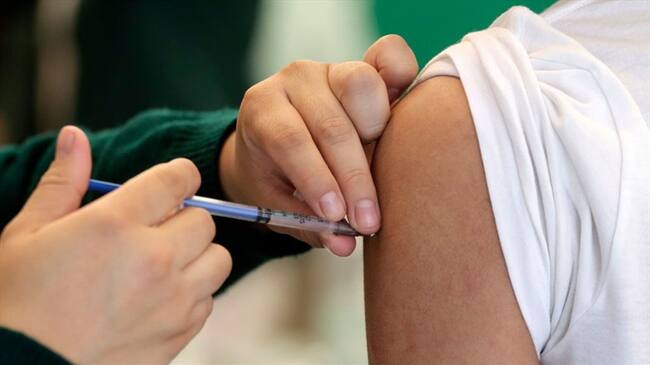 México cumplió con su objetivo de aplicar hasta el mes de octubre al menos una dosis de la vacuna contra el covid-19 a los adultos. Foto: Luis Barron / Eyepix Group/Barcroft Media via Getty Images