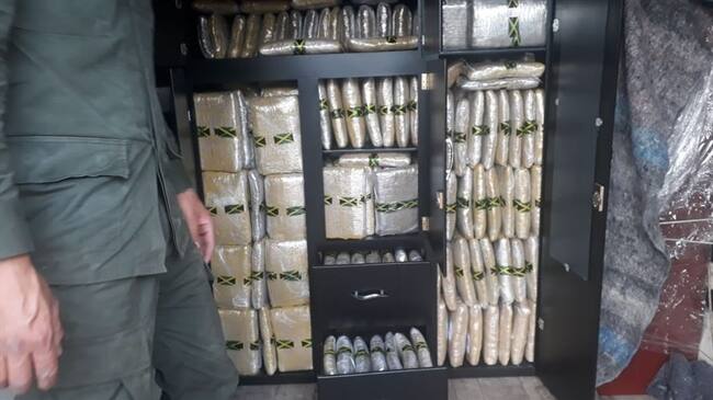 Se encontraron 1.033 kilogramos de marihuana tipo creepy avaluados en más de $1.000 millones de pesos. Foto: Policía Nacional