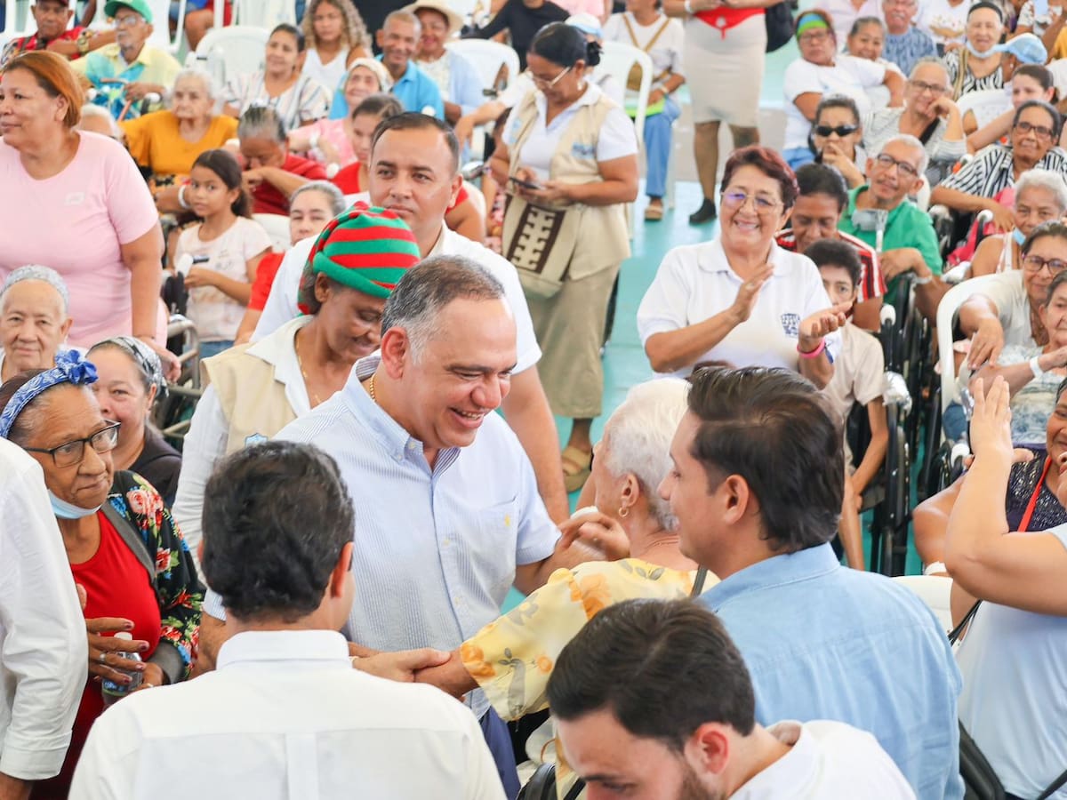 Más de 23.000 adultos mayores reciben último pago del año del programa Colombia Mayor en Santa Marta