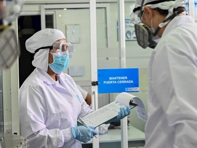 La Contraloría General de la República entregó un nuevo reporte de contratos destinados a la atención de la emergencia por COVID-19. Foto: Getty Images