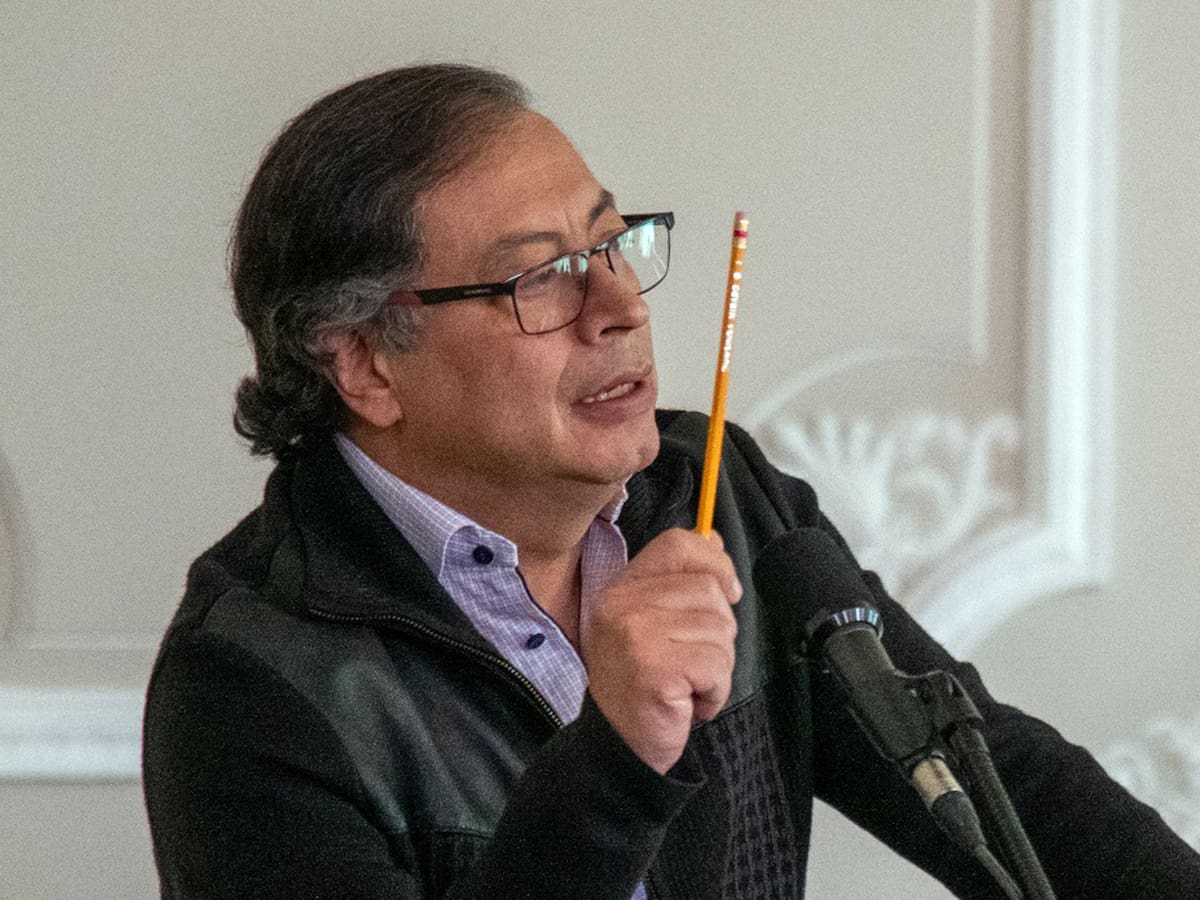Lo bueno y lo malo del primer año de Gustavo Petro en materia política
