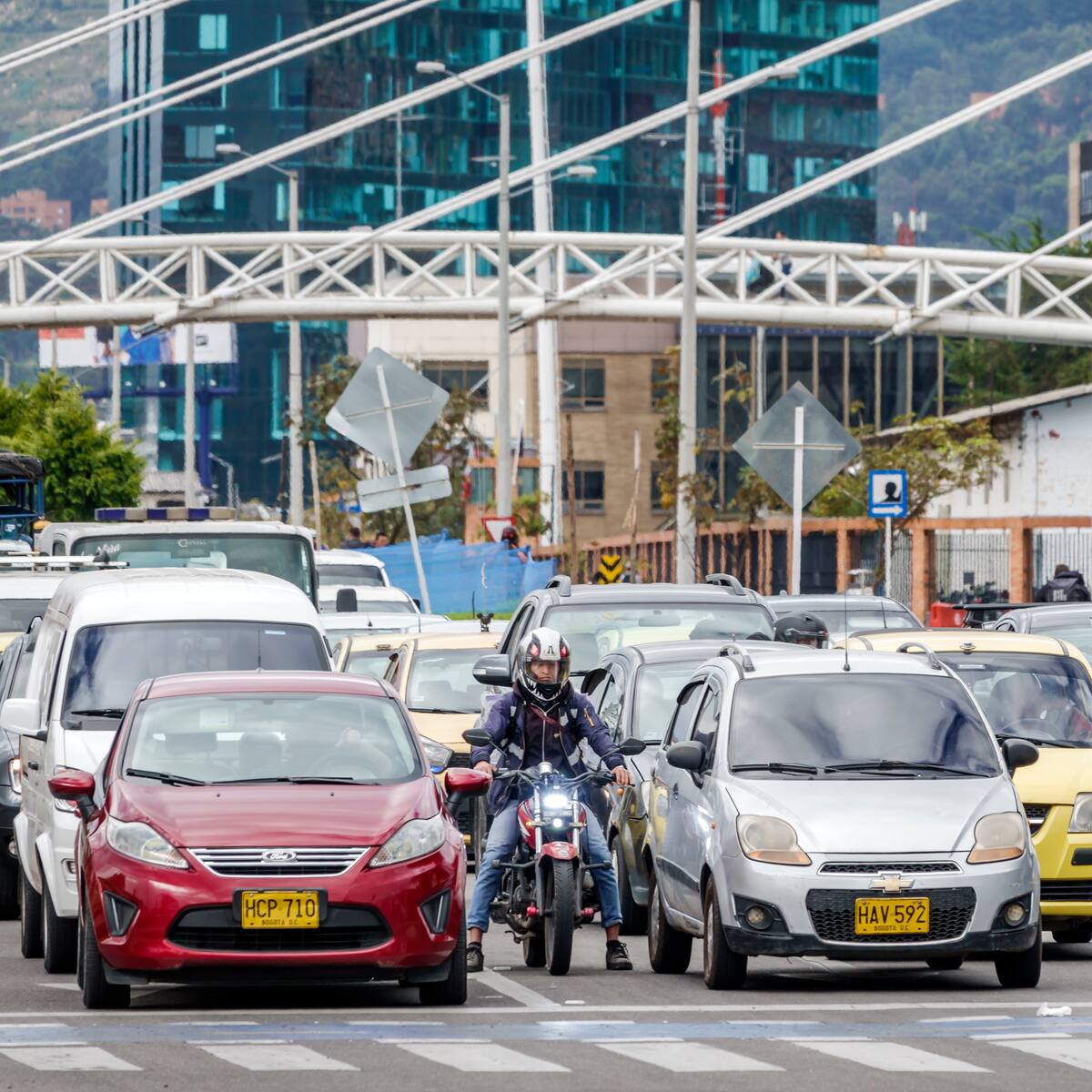 Alcaldía de Bogotá extiende pico y placa a los sábados por deterioro en calidad del aire