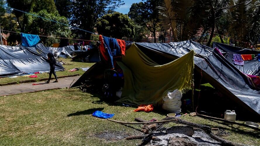 Campamento de comunidad indígena en el Parque Nacional de Bogotá. Foto: Colprensa - Mariano Vimos