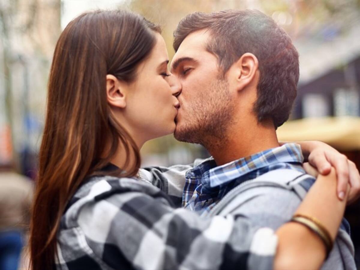 Según estudio, dar besos podría contribuir a bajar de peso