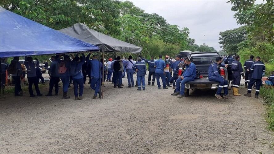 Los trabajadores piden se llegue a un acuerdo que les permita tener garantías laborales. Foto: USO Magdalena Medio