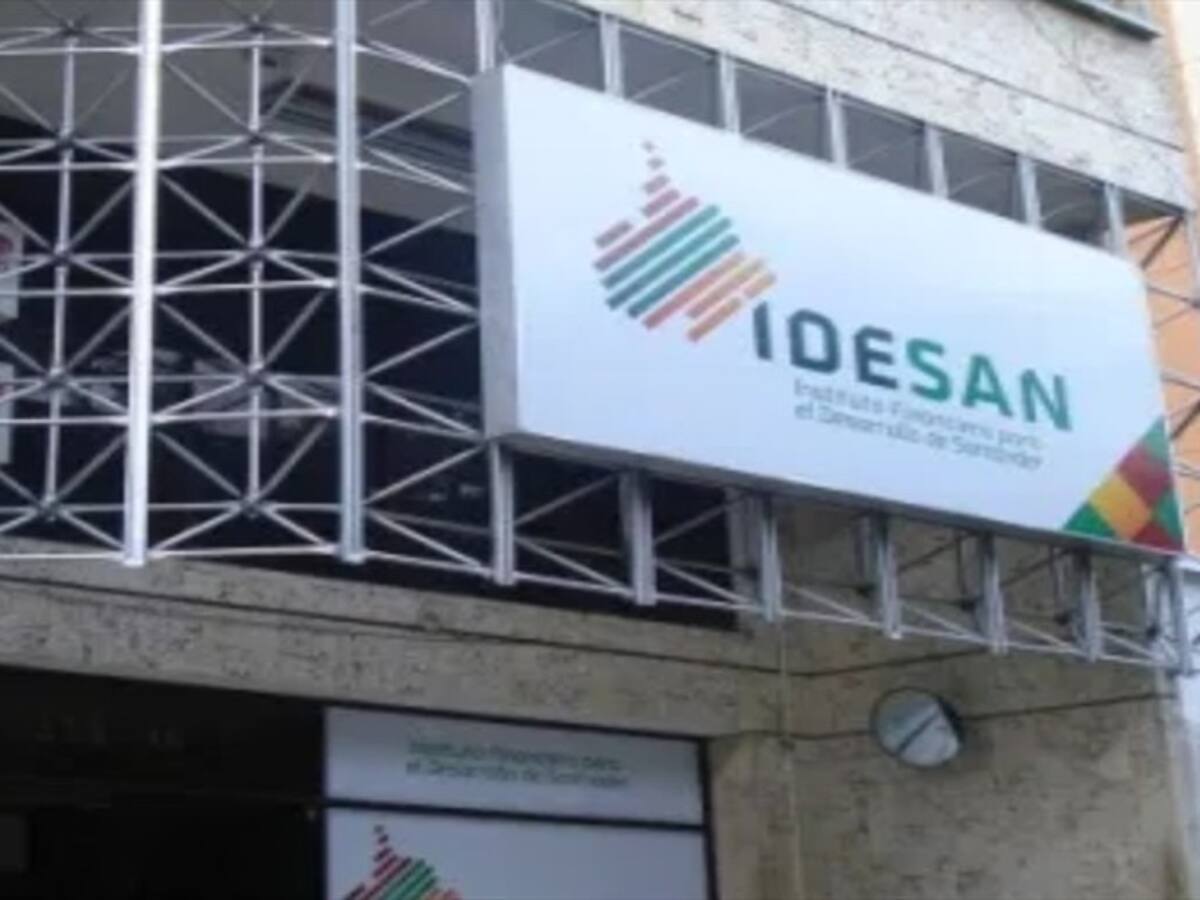 Continúa la polémica por el "carrusel" de créditos en el Idesan