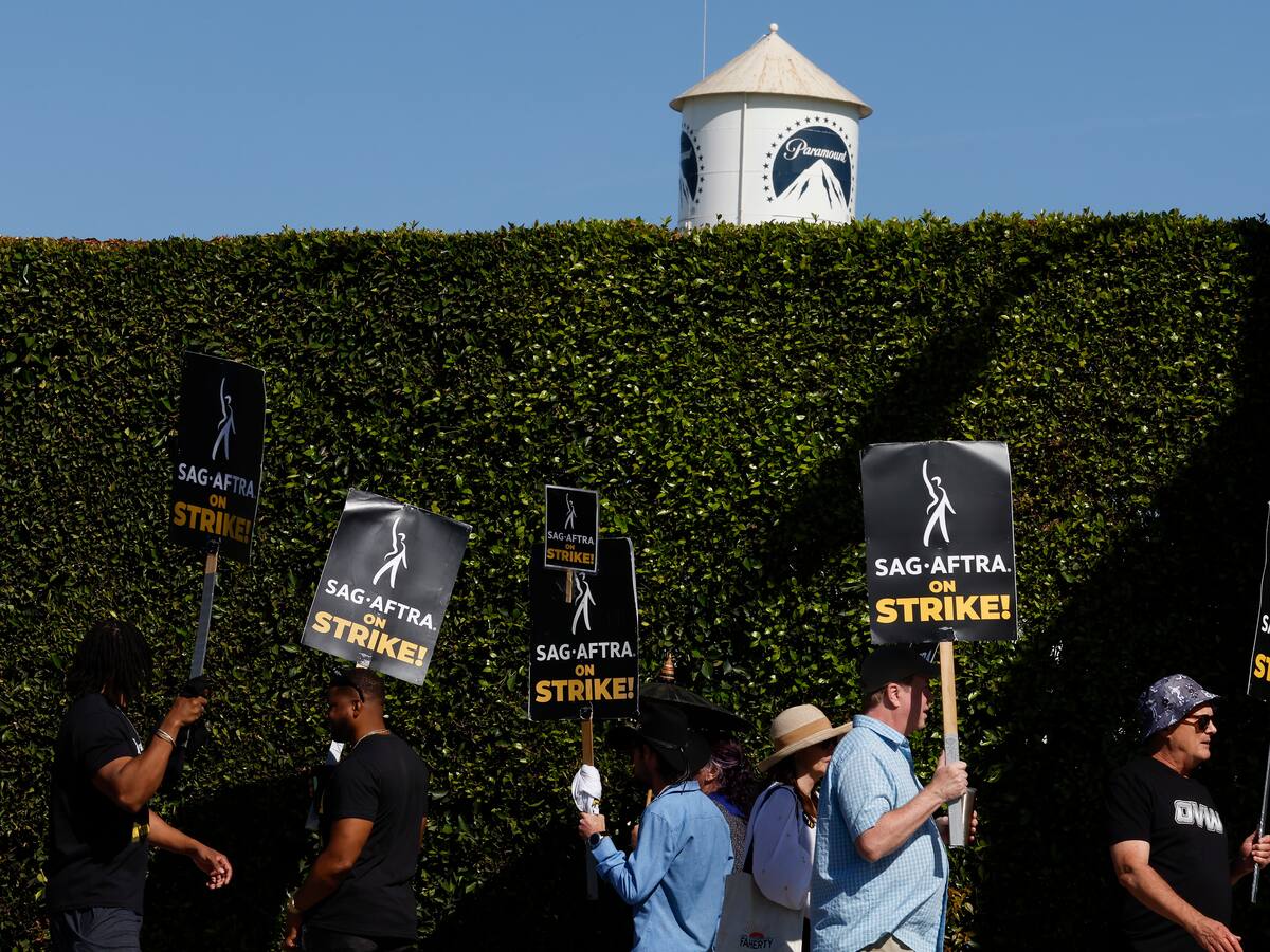 Los sindicatos de Hollywood piden a los estudios que vuelvan a negociar con los actores