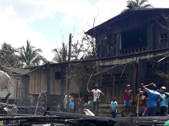 Incineradas al menos 8 viviendas en el municipio de Guapi, Cauca. Foto: Bomberos Guapi