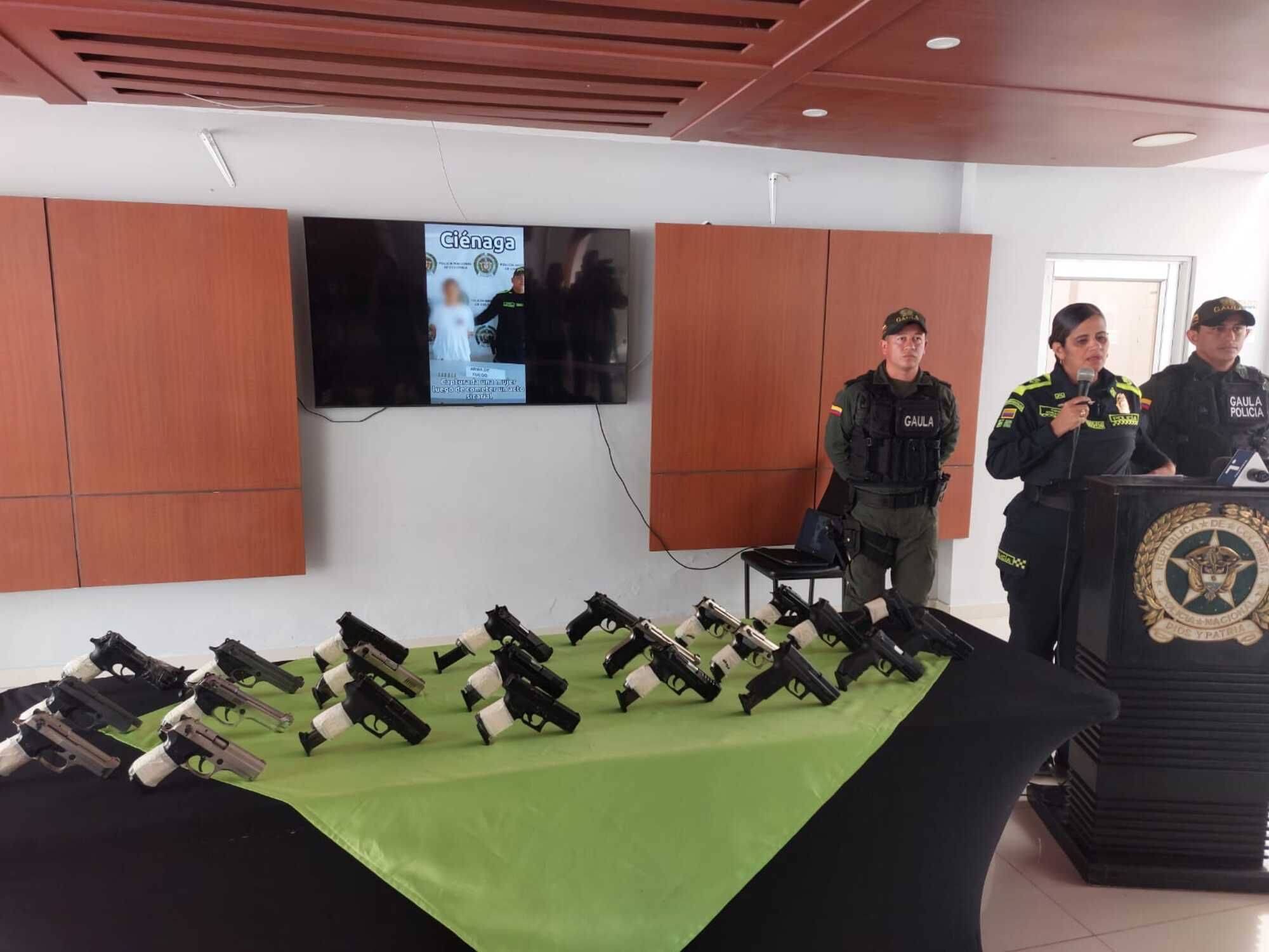 Armas incautadas por la policía/ Gissell Campo