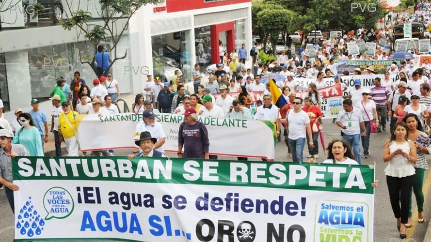 Cerca de 400 personas defensoras del agua y del páramo de Santurbán tienen planeado viajar en varios buses hacia Bogotá para realizar un plantón en contra del Gobierno nacional. .. Foto: PVG