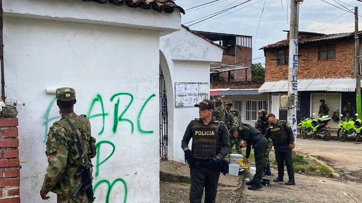 Disidencias pintaron grafitis en viviendas de Santander de Quilichao