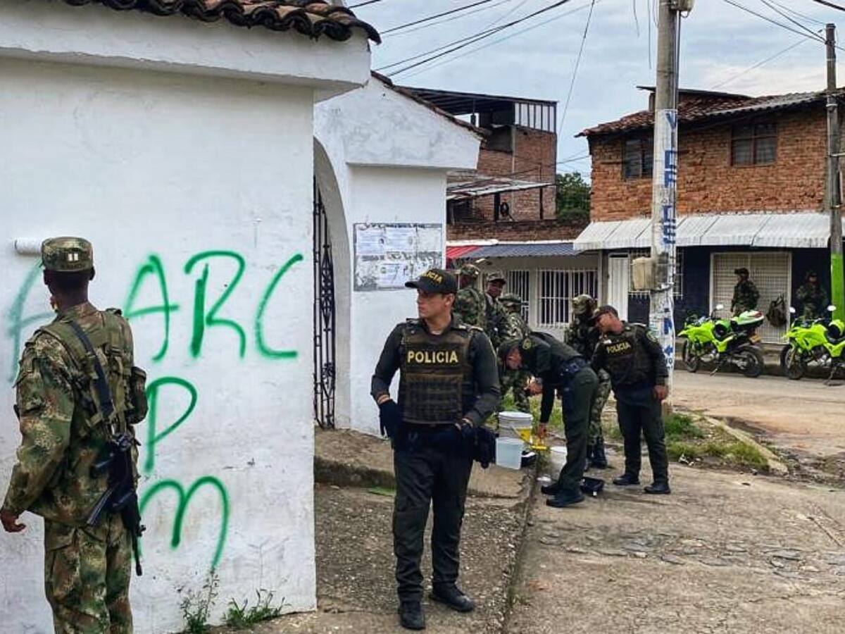 Disidencias pintaron grafitis en viviendas de Santander de Quilichao