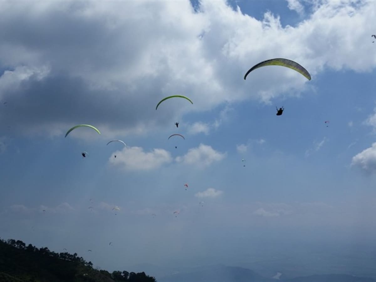 Inconformidad de parapentistas por suspensión de Coldeportes