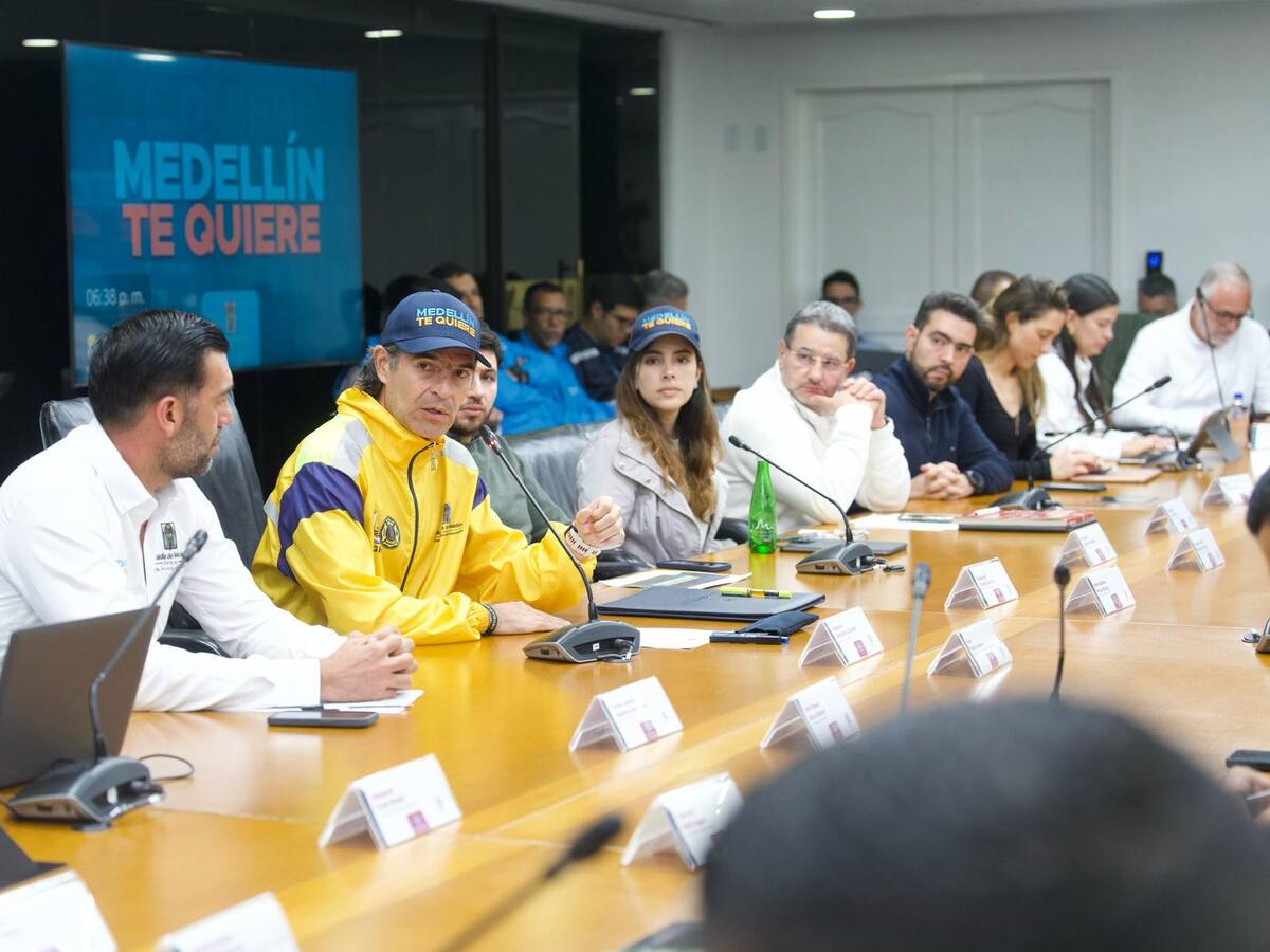 Alcalde de Medellín declaró calamidad pública en la ciudad tras emergencias por lluvias