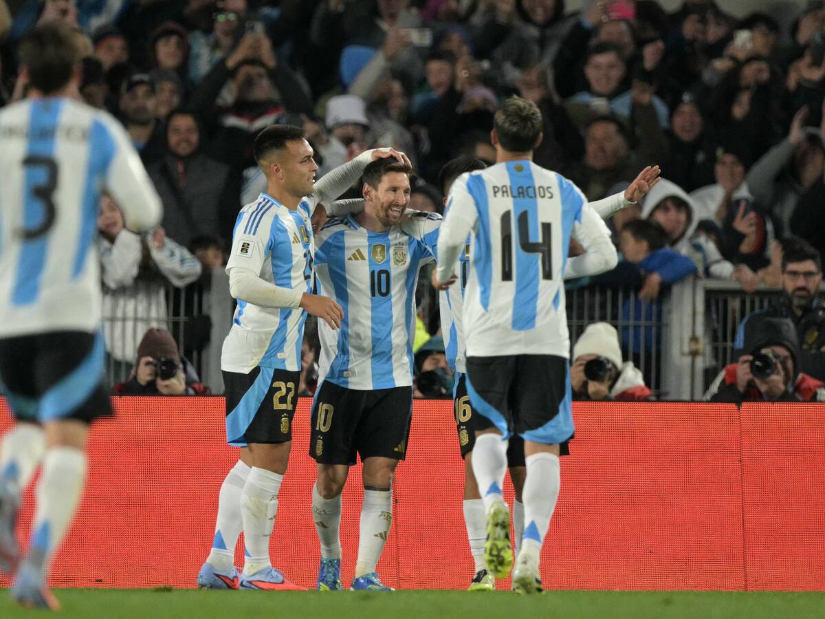 Argentina ganó 3-0 a Venezuela con doblete de Messi en su último partido por Eliminatorias de local
