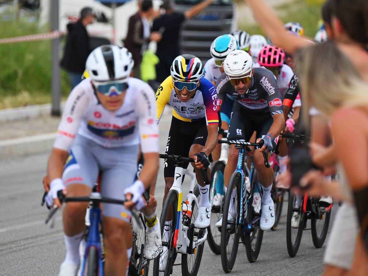 Egan Bernal quedó tercero y brilló en la etapa 7 del Giro de Italia