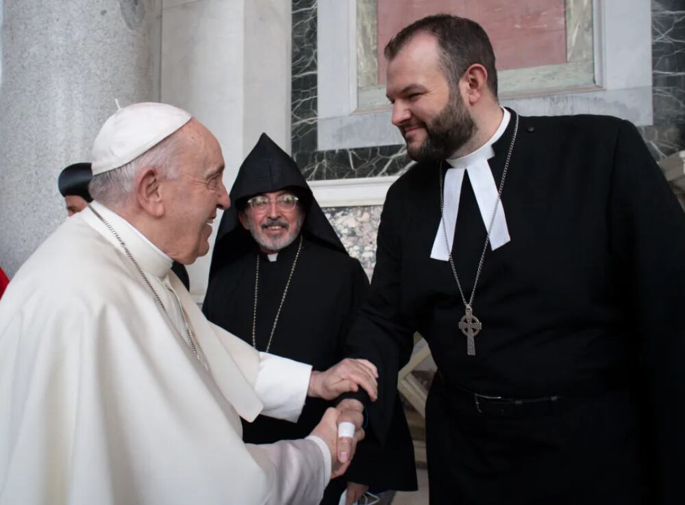 El papa que llegue debe saber unir a todos los sectores de la Iglesia: reverendo Matthew Laferty