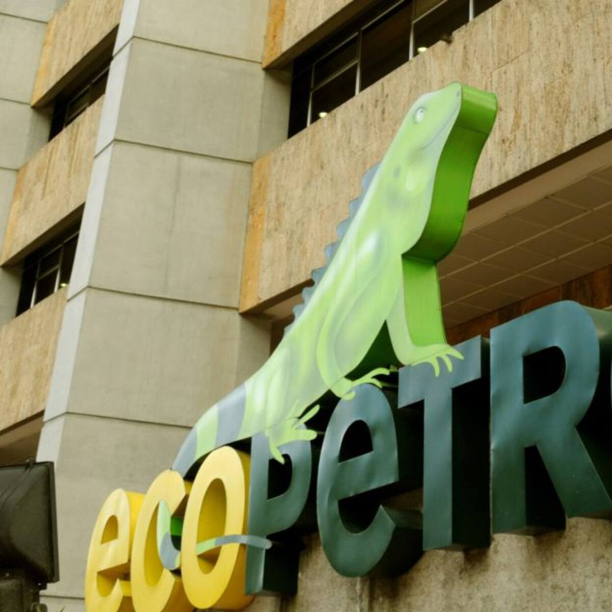 Se le debe ayudar a Ecopetrol a hacer la transición energética: Luigi Echeverry