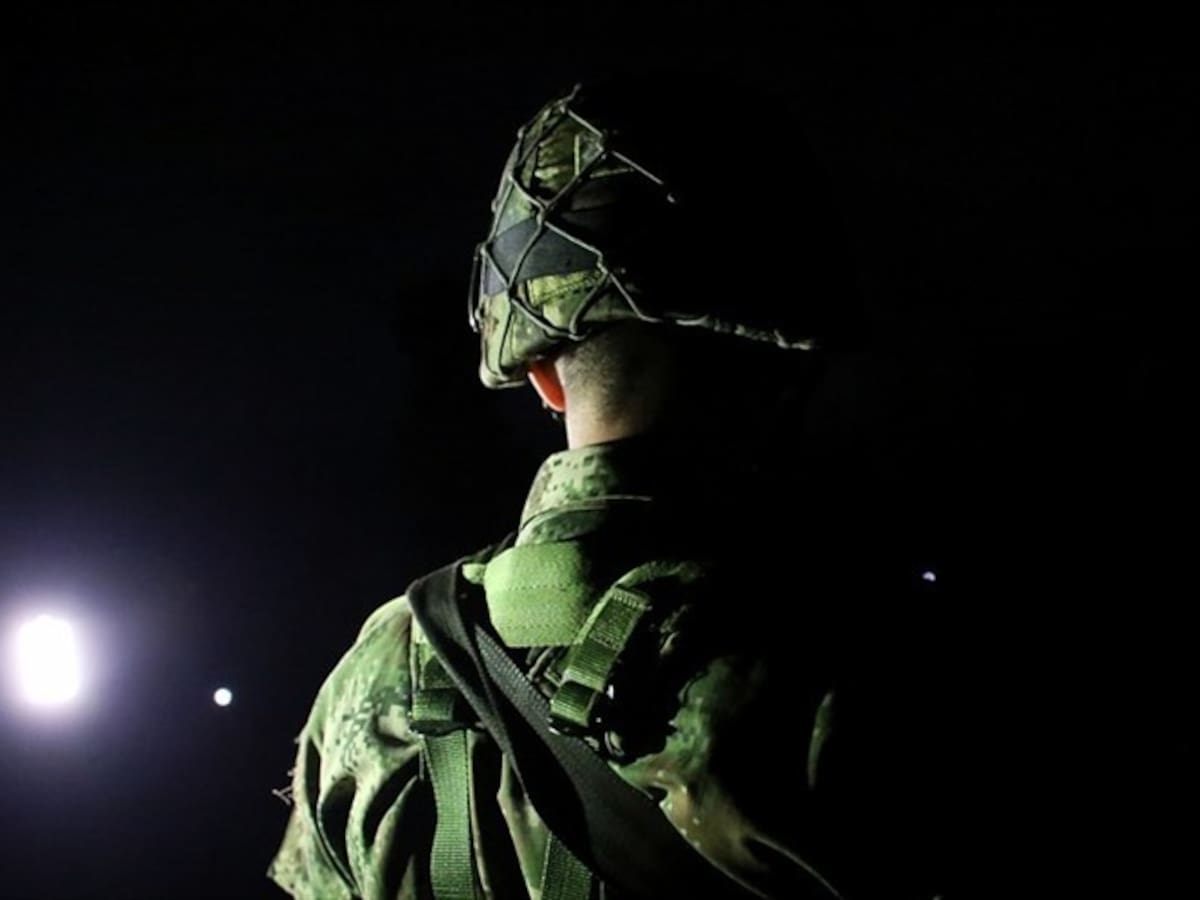 Muere soldado tras ser alcanzado por bala del arma del comandante de su escuadrón