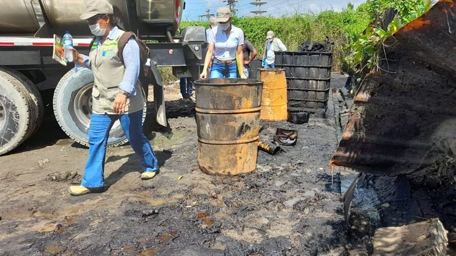 Los vertimientos fueron verificados por agentes del EPA que visitaron la zona. Foto: Cortesía Alcaldía de Cartagena.
