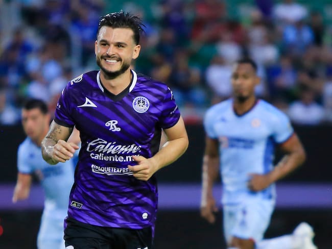 Nicolás Benedetti durante un encuentro con el Mazatlán FC. FOTO: Alex Avila/Jam Media/Getty Images