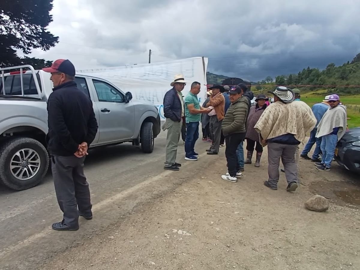 Así se vivió una nueva jornada de bloqueos en Santander y Cúcuta este 13 de abril