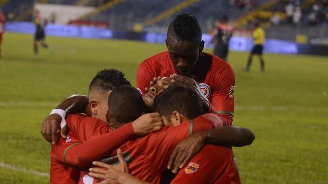 Cortuluá y Santa Fe se enfrentaron en el estadio Doce de Octubre. Foto: Colprensa