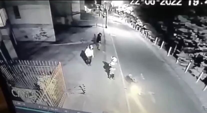 Patrullera captura a delincuente. Crédito: Policía de Bogotá