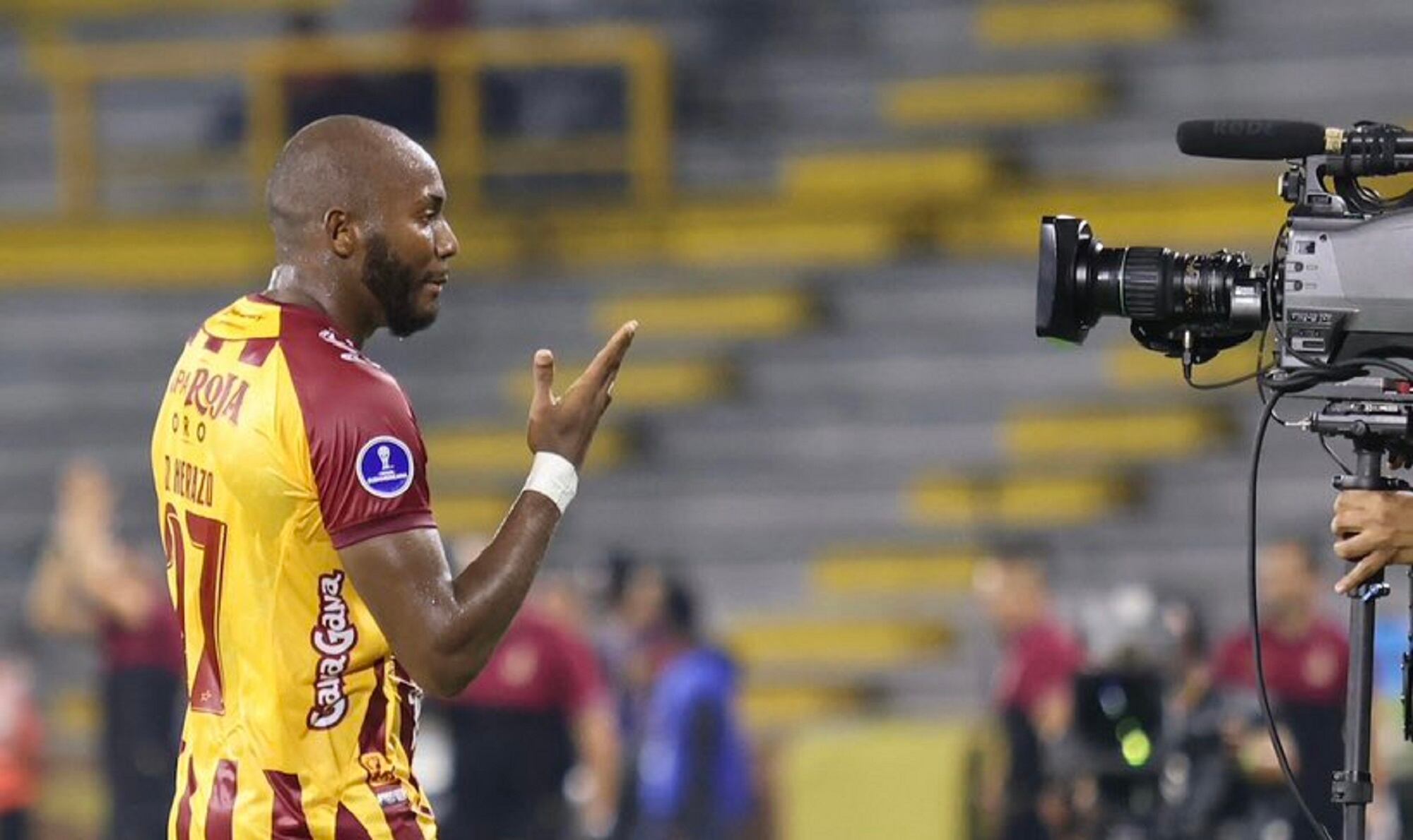 Diego Herazo del Tolima celebrando su gol contra Puerto Cabello. Copa Sudamericana 27 de junio de 2023. Foto: Twitter oficial Tolima.