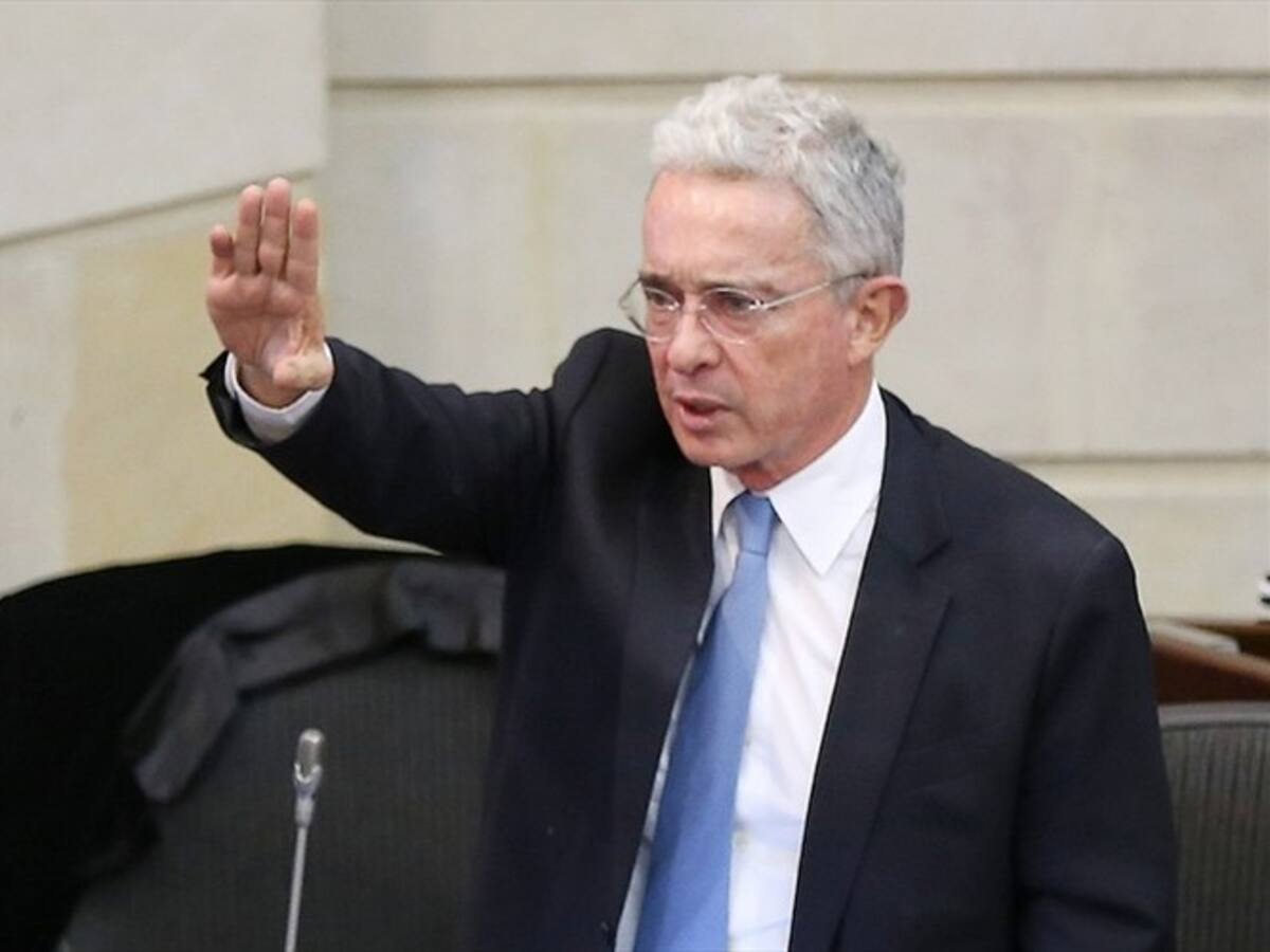 No se debe quitar primas, se puede llegar a consensos: Uribe sobre propuesta de Vargas