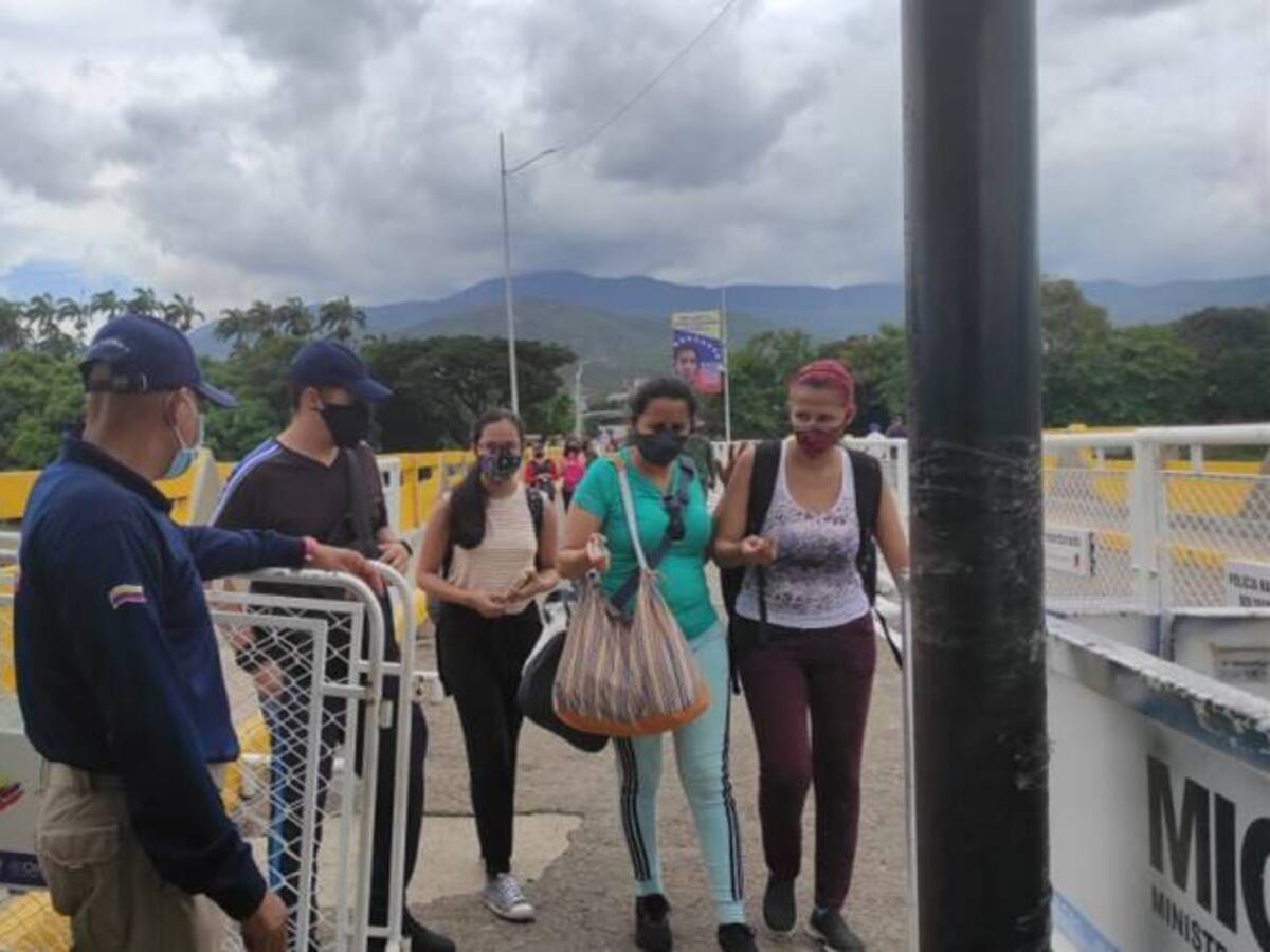 Amplían horarios en la frontera con Venezuela durante día sin IVA