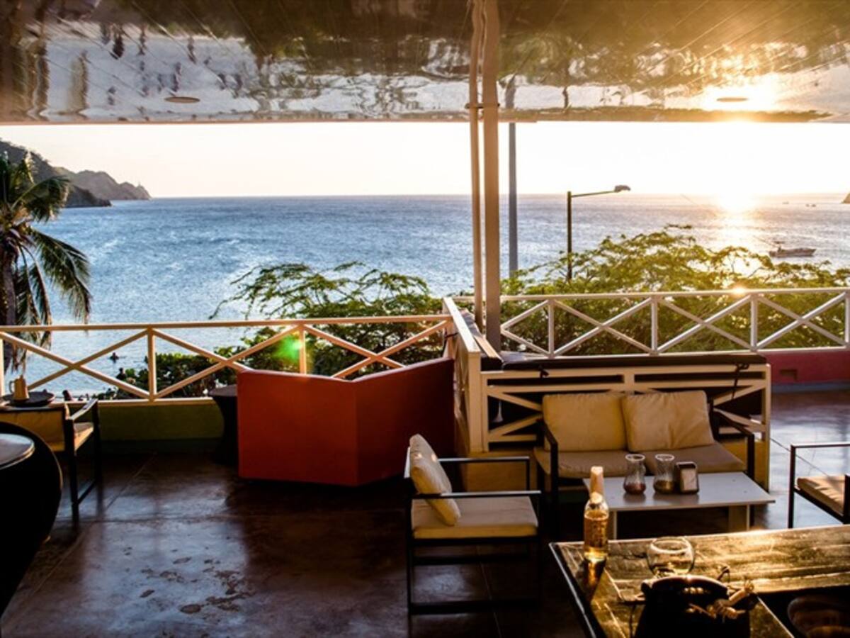 Hotel La Ballena Azul, una experiencia única a un paso del mar