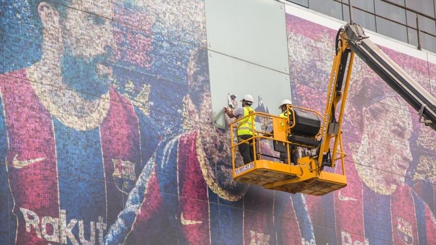 Retiran la foto de Lionel Messi del Camp Nou. Foto: Getty Images