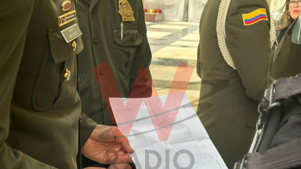 En hoja de papel se elaboró plan para que magistrados salieran del Palacio de Justicia