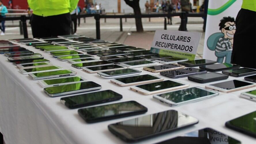 los ciudadanos puedan consultar con el número de su IMEI, si su celular ha sido recuperado por la Policía.. Foto: Policía de Bogotá