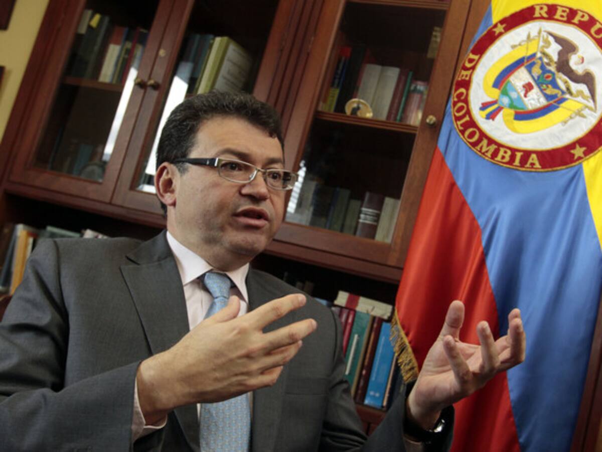 Creo que el candidato del gobierno a la Corte IDH cumple requisitos: juez Humberto Sierra