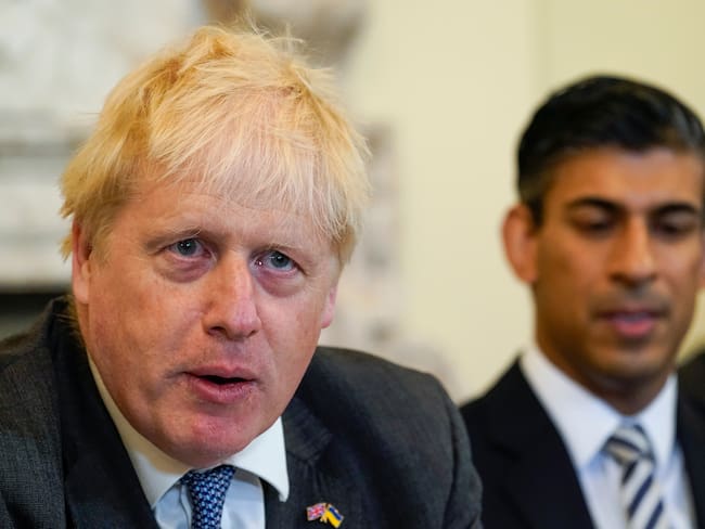 Boris Johnson insiste en enviar a los migrantes a Ruanda pese a las críticas