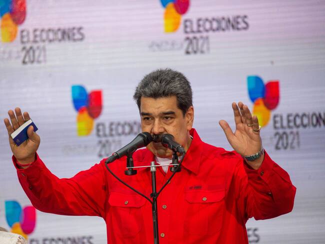 CARACAS, VENEZUELA - NOVEMBER 21: President of Venezuela Nicolas Maduro speaks after casting his vote during Venezuela's regional elections on November 21, 2021 in Caracas, Venezuela. Venezuelans elect state governors, mayors and municipal councillors as the opposition ends boycott since 2017. More than 130 representatives of the Eu will oversee the elections. (Photo by Manaure Quintero/Getty Images)