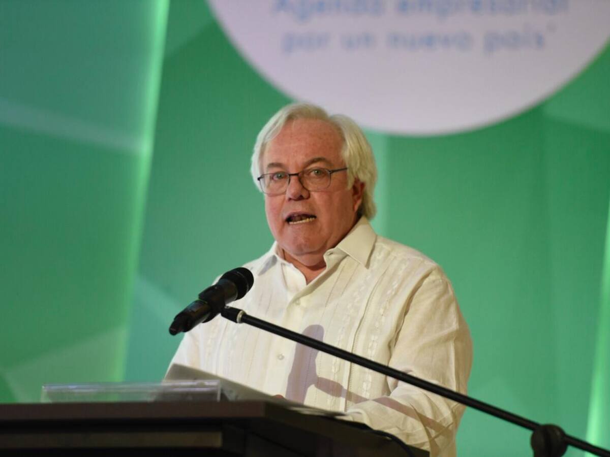 Esperamos que presidente de la CCB recapacite y se quede en Confecámaras: Julián Domínguez