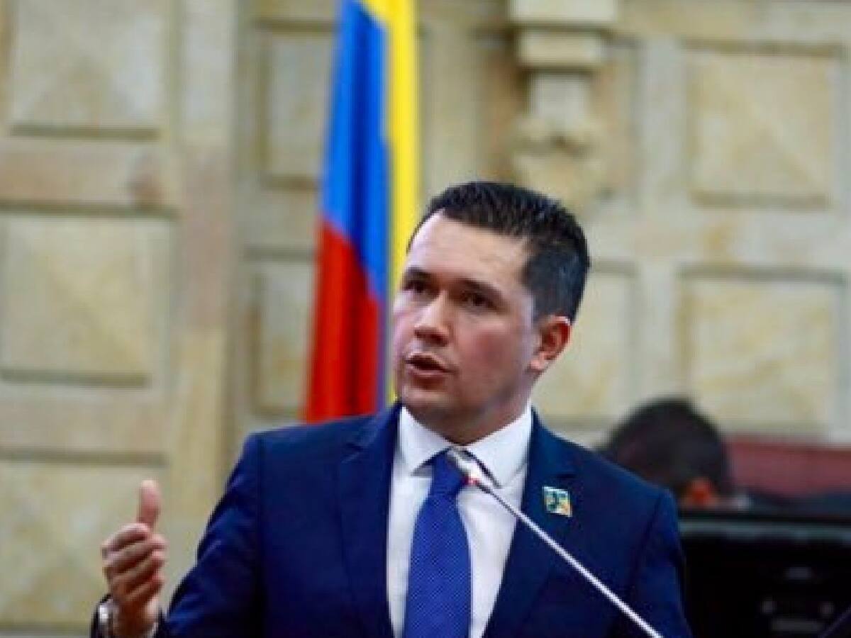 Fiscalía presenta escrito de acusación contra excongresista Edwin Ballesteros