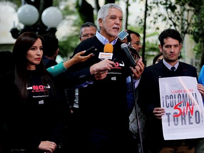 Peñalosa respaldará todas las iniciativas para acabar las corridas de toros. Foto: Agencia EFE